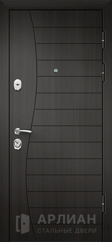 Фото « Стальная дверь в квартиру белая с серебряной фурнитурой №561»